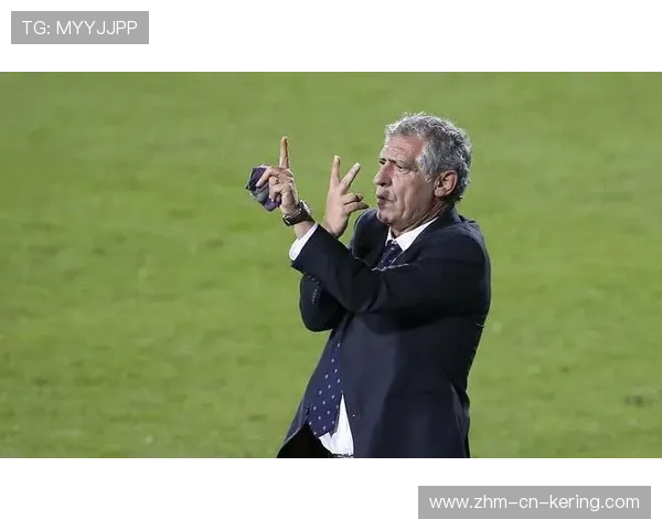 主教练临场换人策略分析成为赛后讨论热点，主教练上场踢球