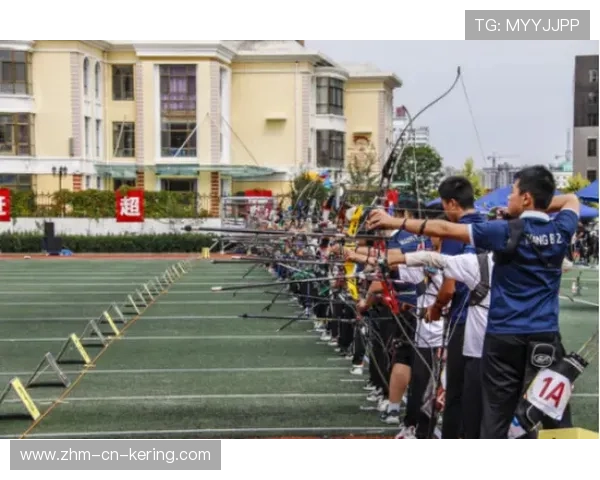 射箭学院加强青少年训练营的器材登记与维护制度，射箭馆培训